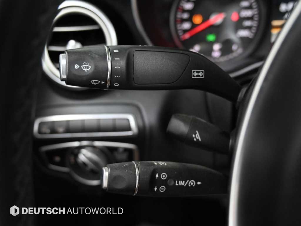 Mercedes-Benz C-Class — photo 16