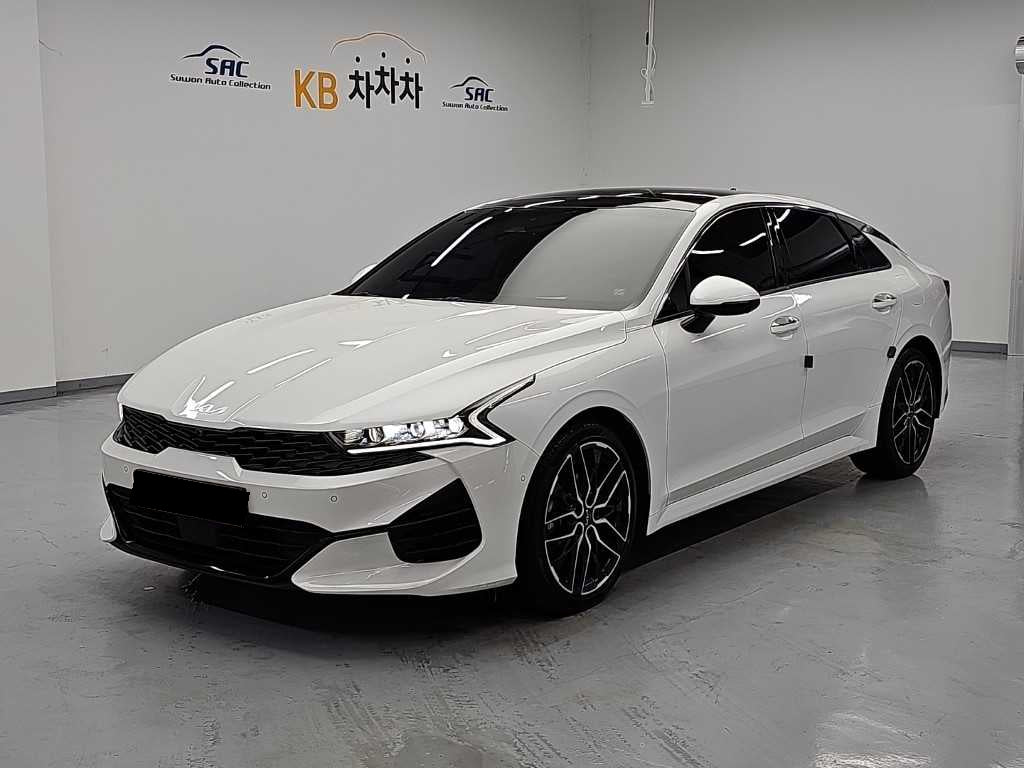 Kia K5 — photo 01