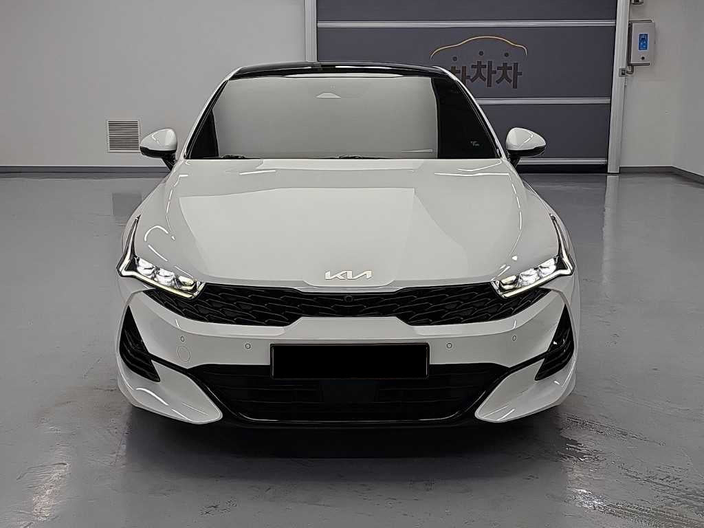 Kia K5 — photo 02