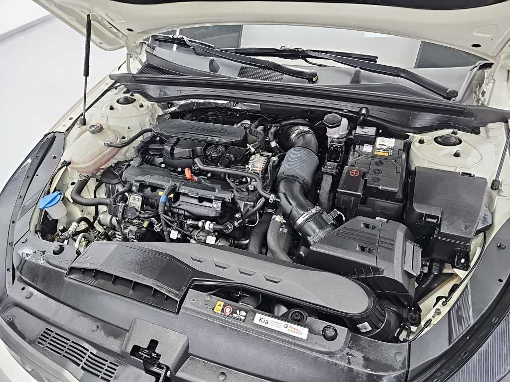 Kia K5 — photo 05