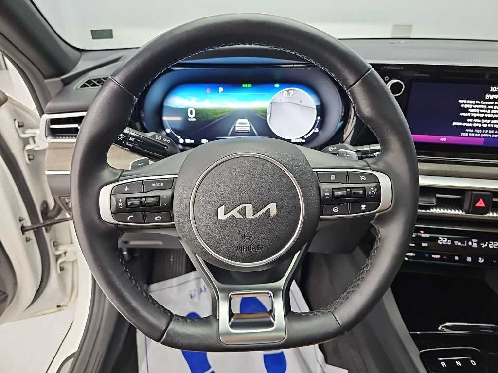 Kia K5 — photo 09
