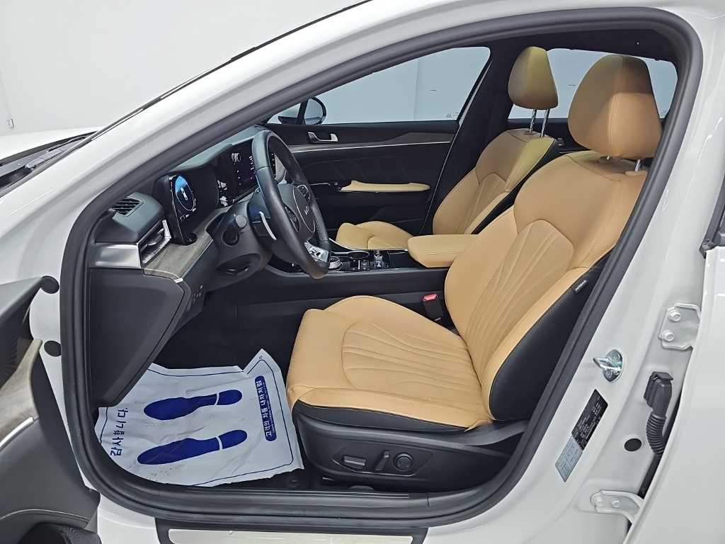 Kia K5 — photo 11