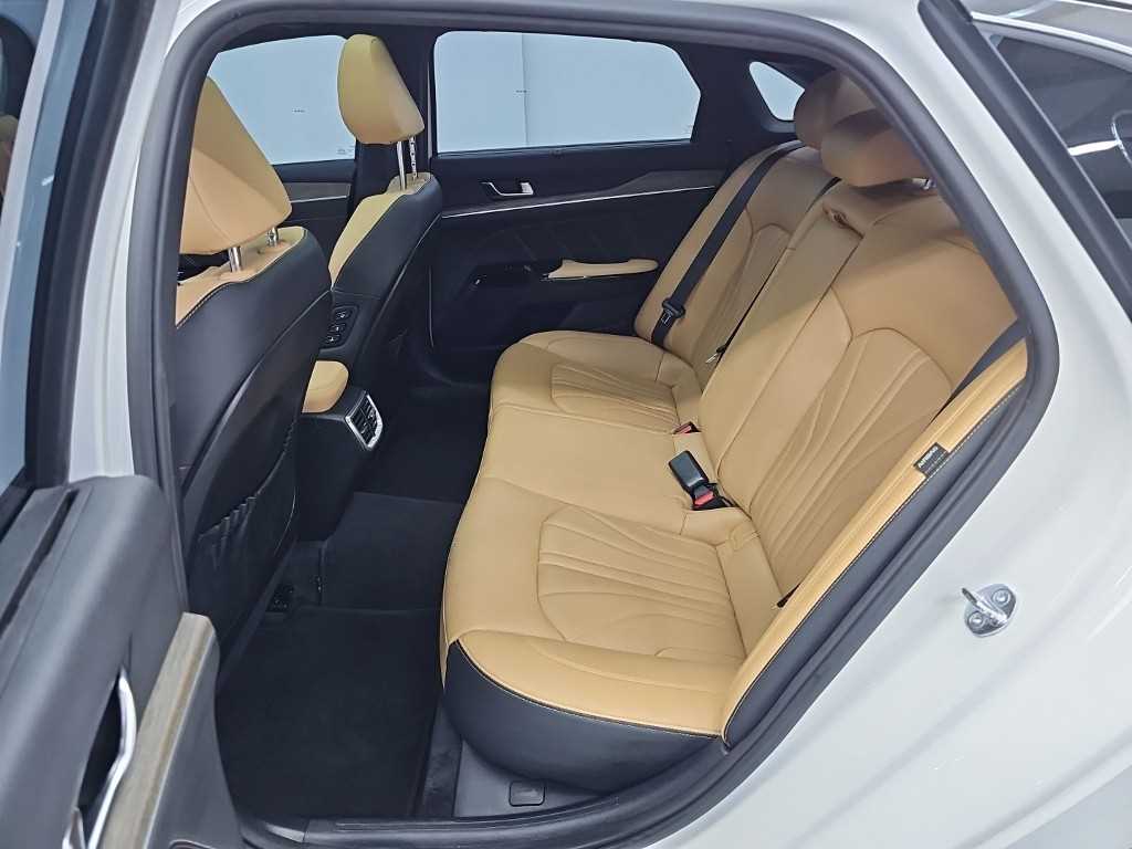 Kia K5 — photo 12