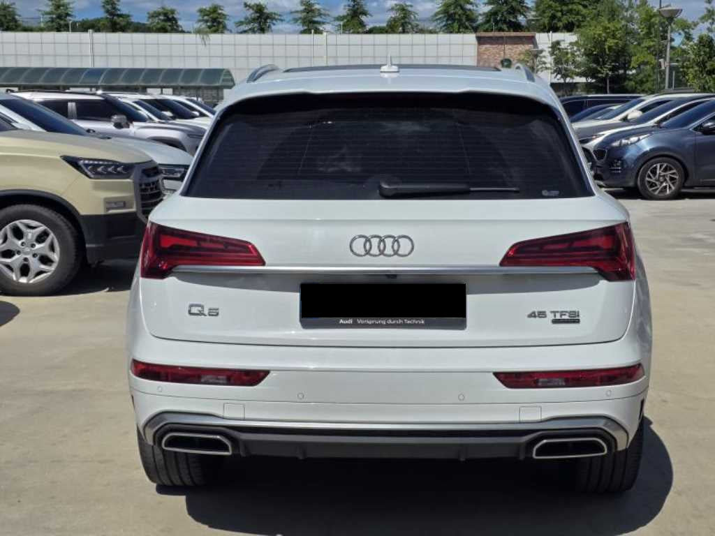 Audi Q5 — photo 04