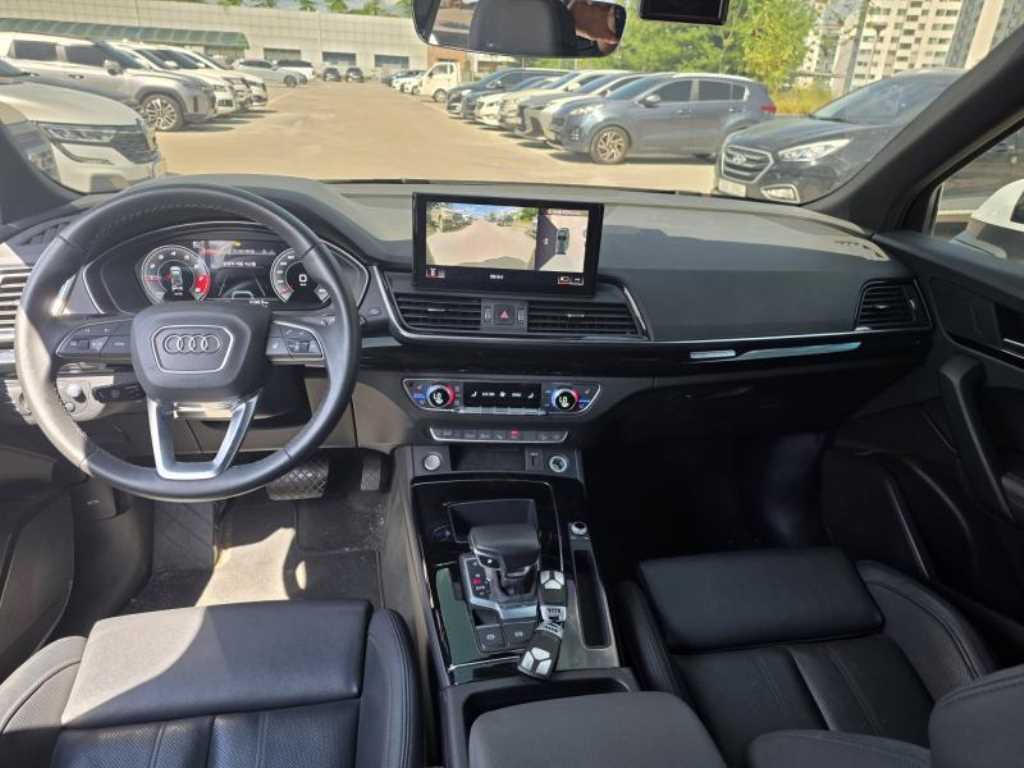 Audi Q5 — photo 06