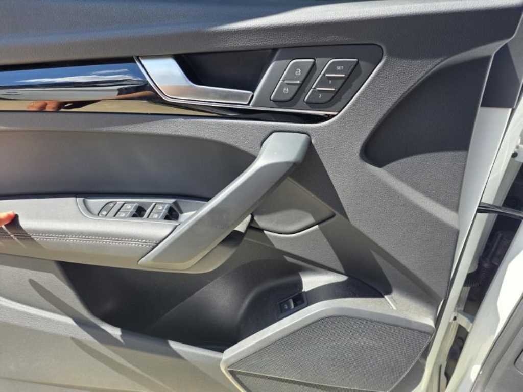 Audi Q5 — photo 08