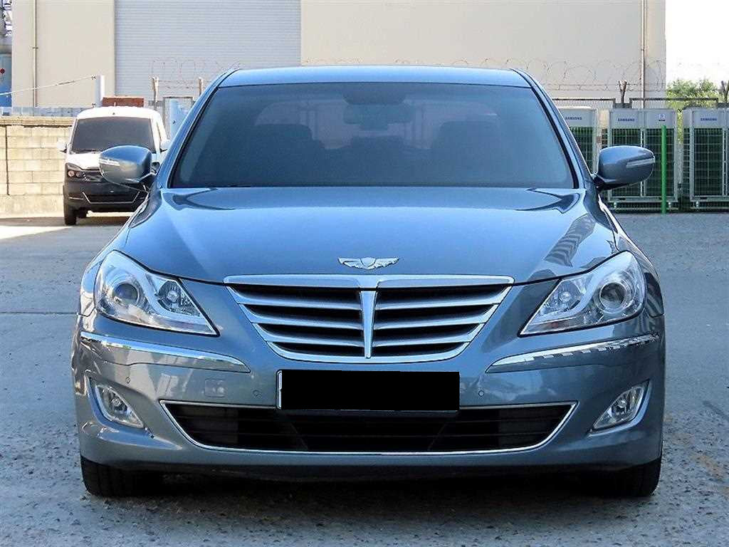 Hyundai Genesis — photo 01