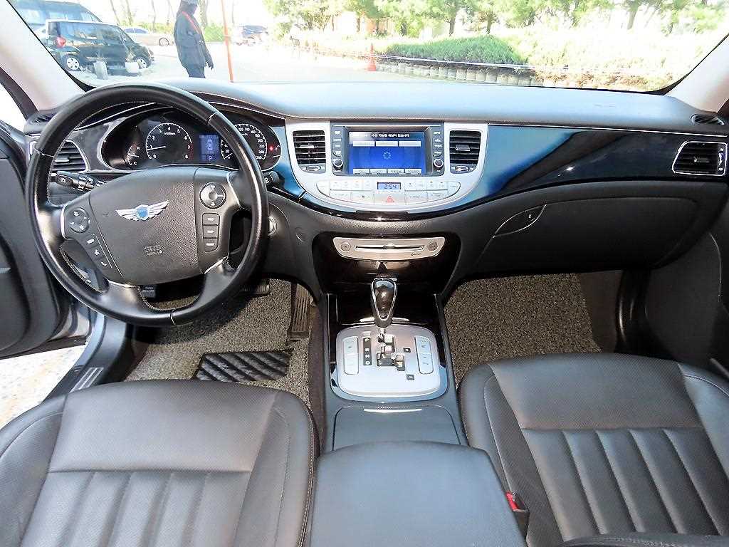 Hyundai Genesis — photo 07