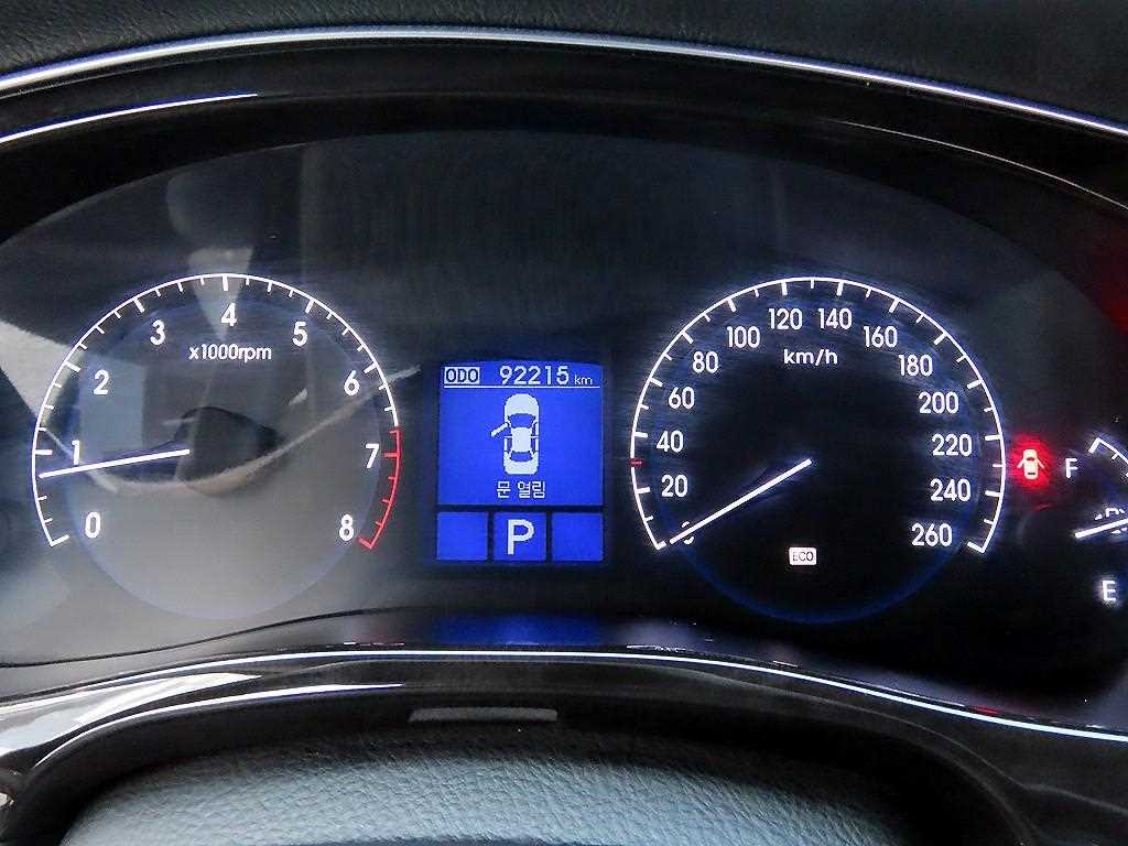 Hyundai Genesis — photo 09