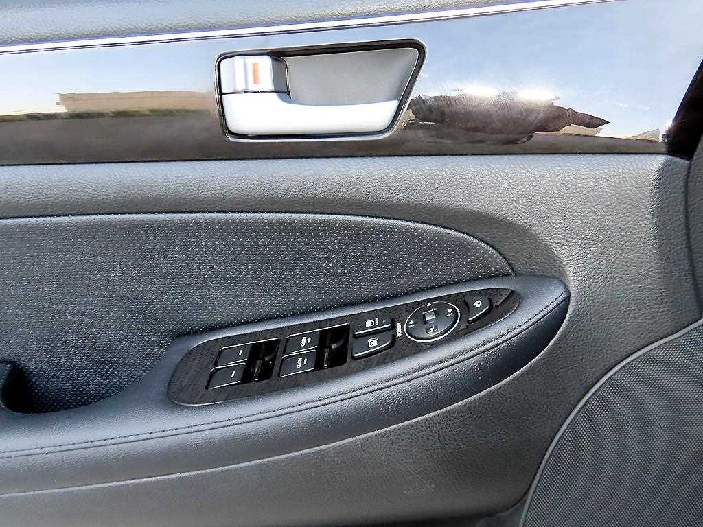 Hyundai Genesis — photo 11