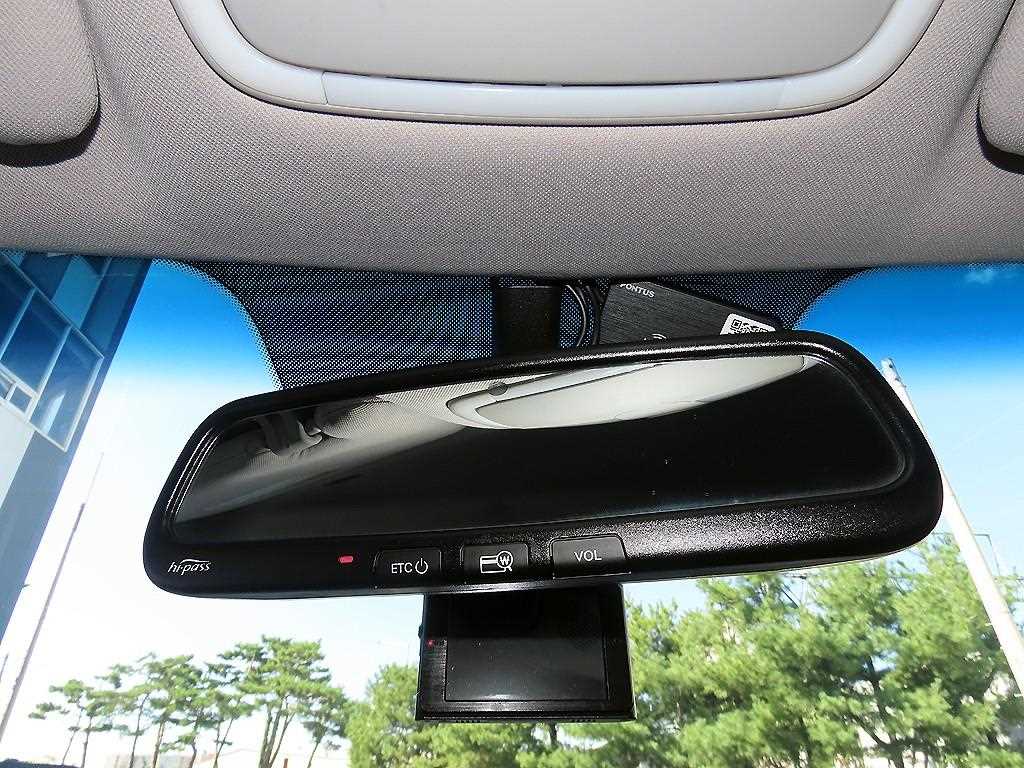 Hyundai Genesis — photo 16