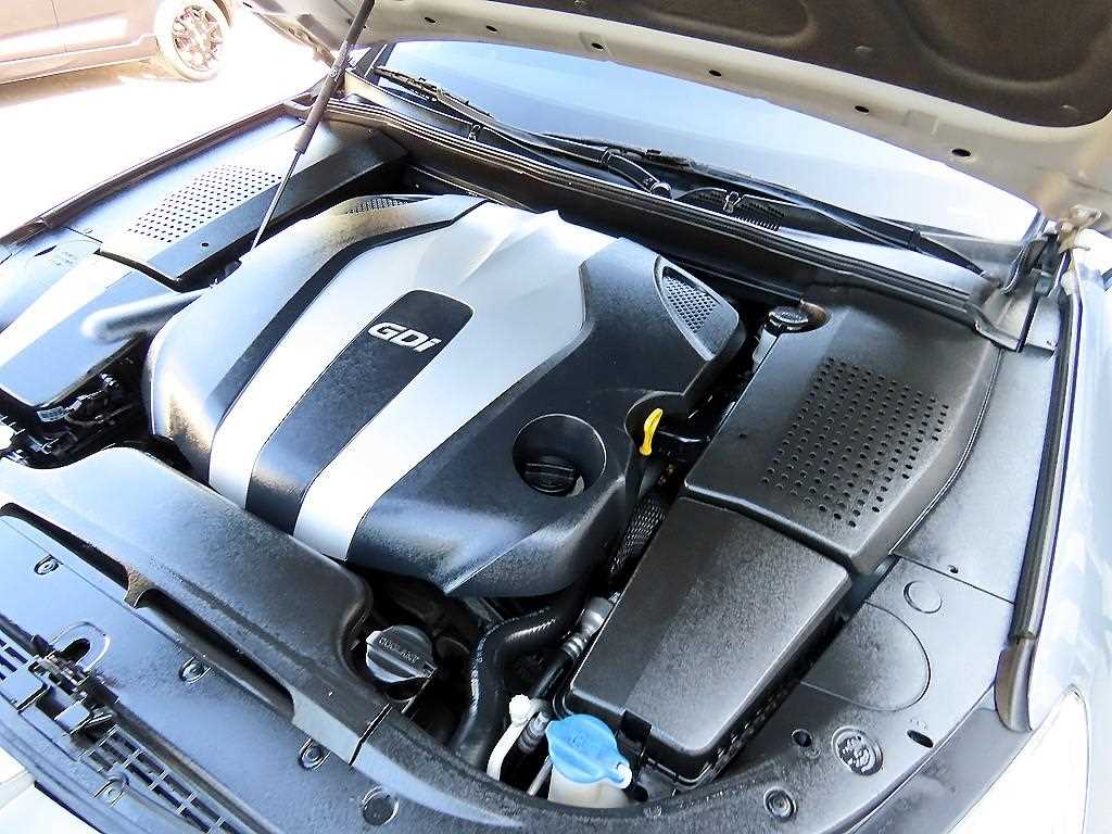 Hyundai Genesis — photo 18