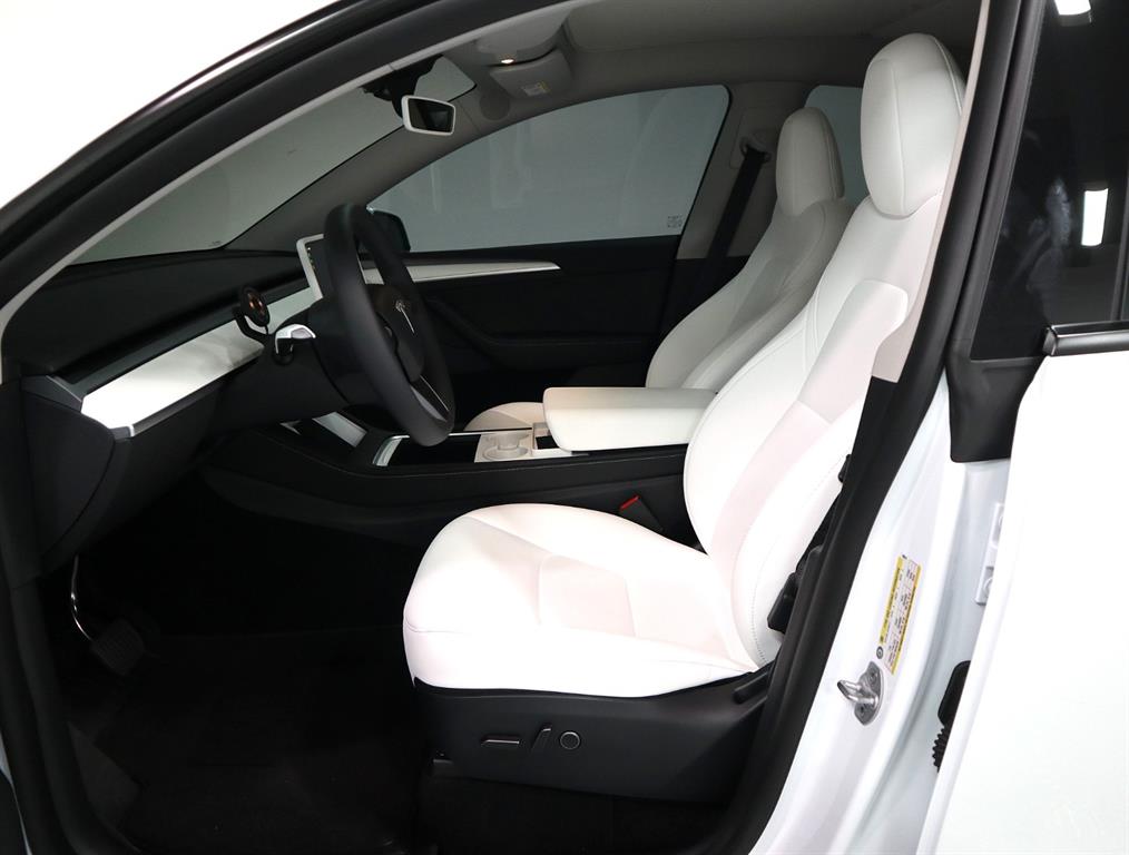 Tesla Model Y — photo 08