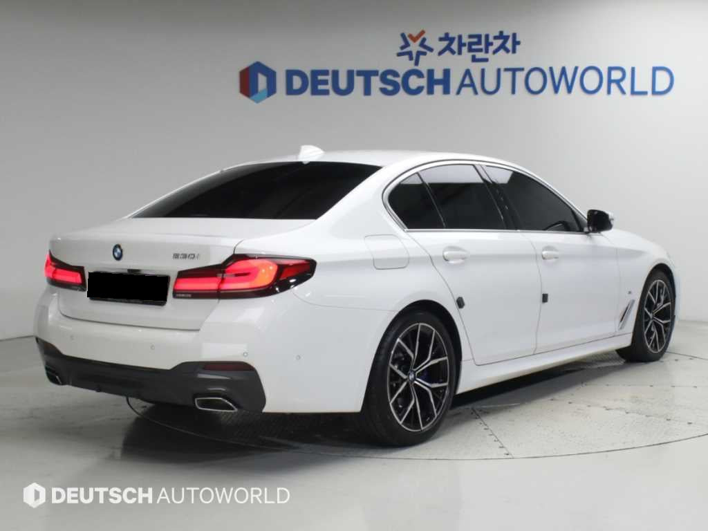 BMW 5-Series — photo 03