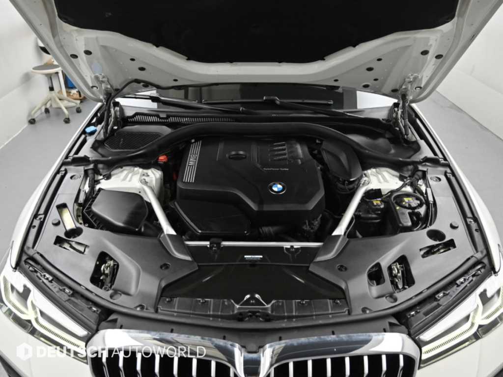 BMW 5-Series — photo 07