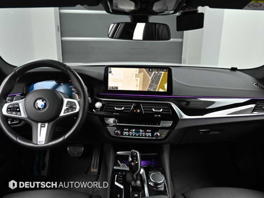 BMW 5-Series — photo 08