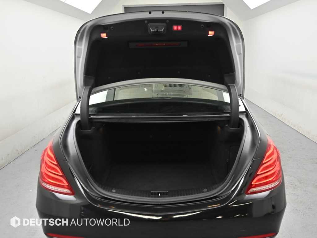 Mercedes-Benz S-Class — photo 19