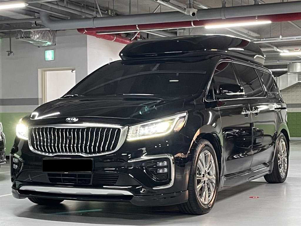 Kia Carnival — photo 01