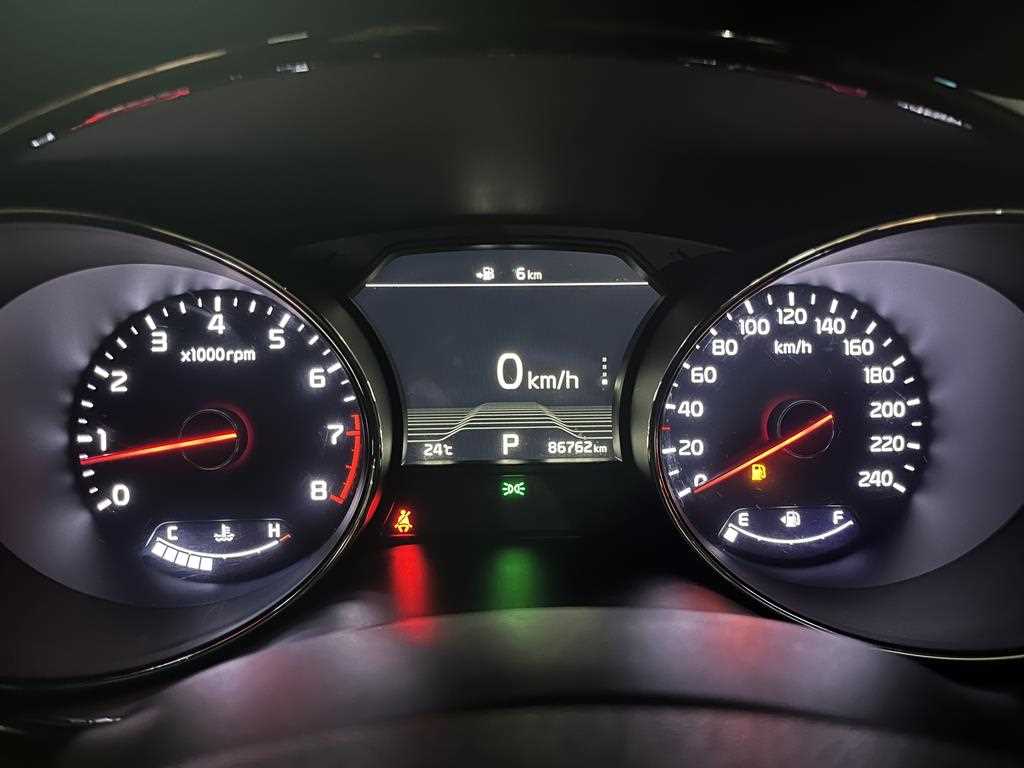 Kia Carnival — photo 06