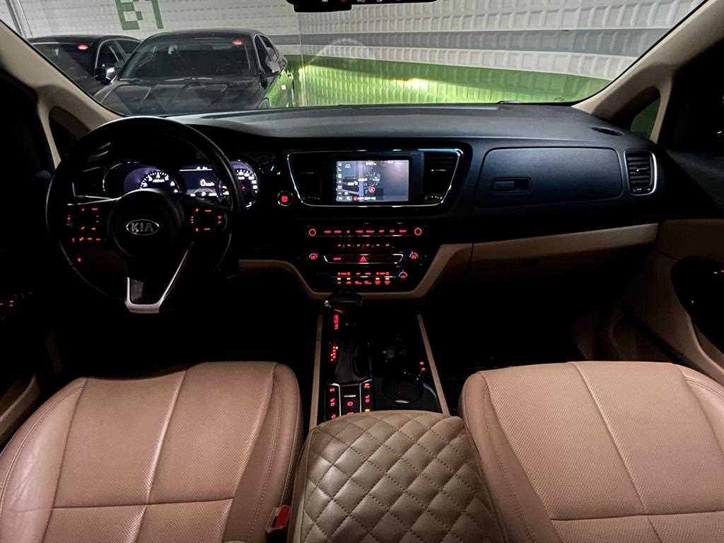 Kia Carnival — photo 07