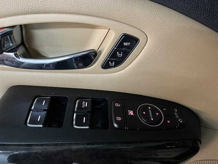 Kia Carnival — photo 17