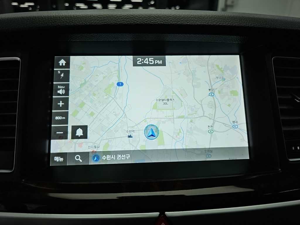 Hyundai Genesis — photo 15