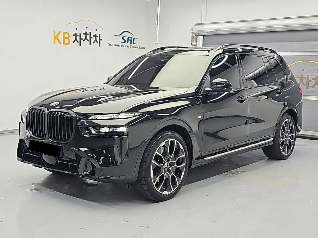 BMW X7 — photo 01