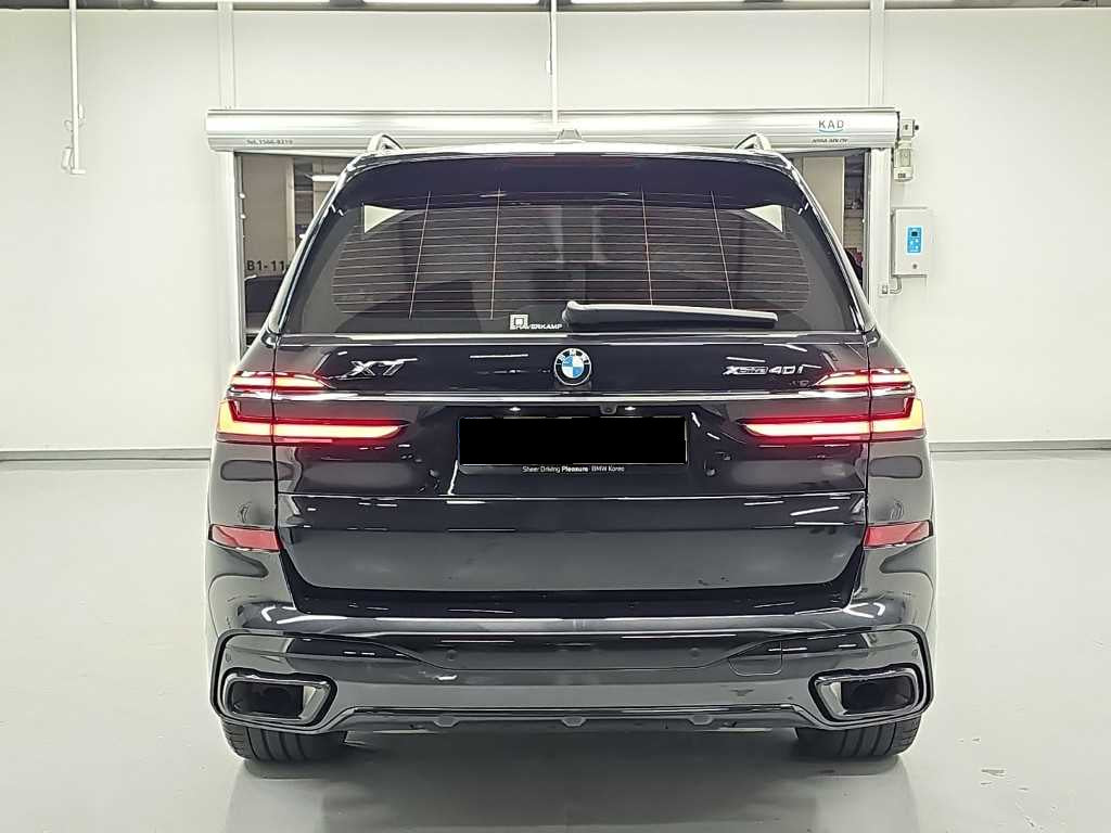 BMW X7 — photo 03