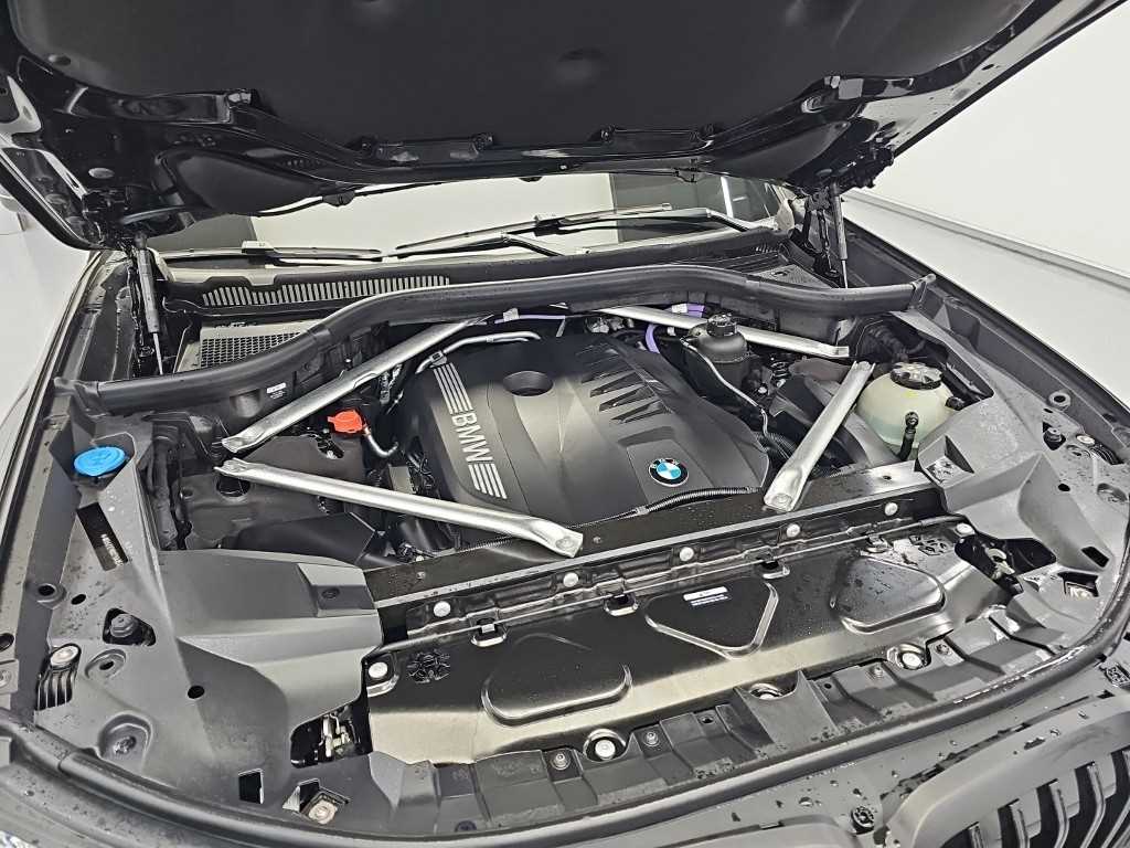 BMW X7 — photo 05