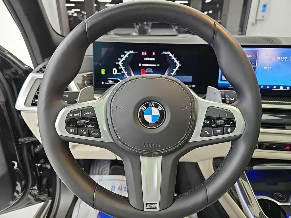 BMW X7 — photo 09