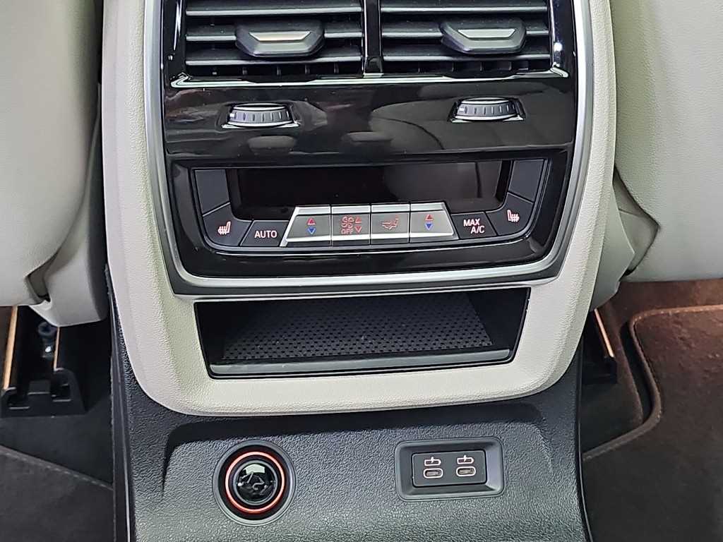 BMW X7 — photo 13