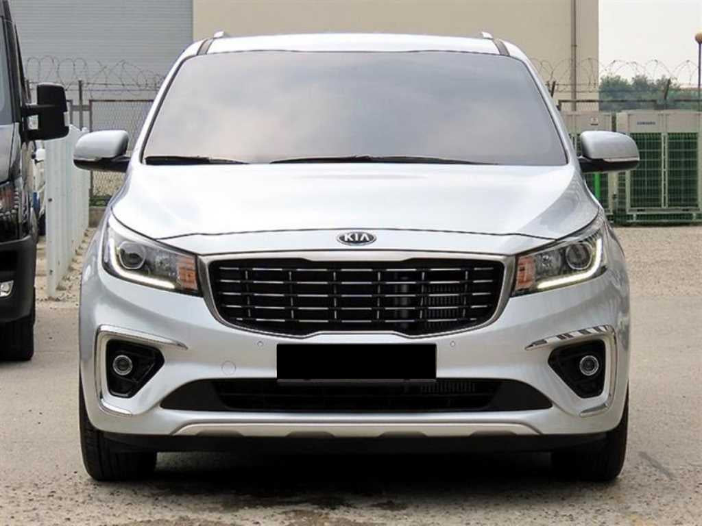 Kia Carnival — photo 02