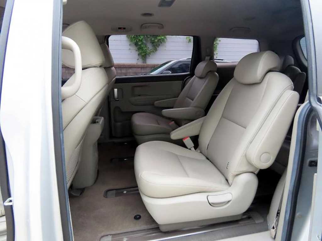Kia Carnival — photo 06