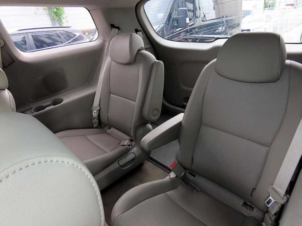 Kia Carnival — photo 07