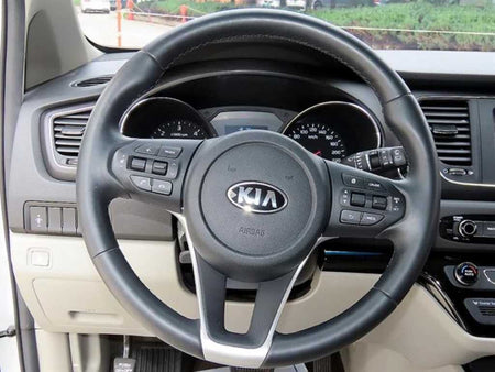 Kia Carnival — photo 09
