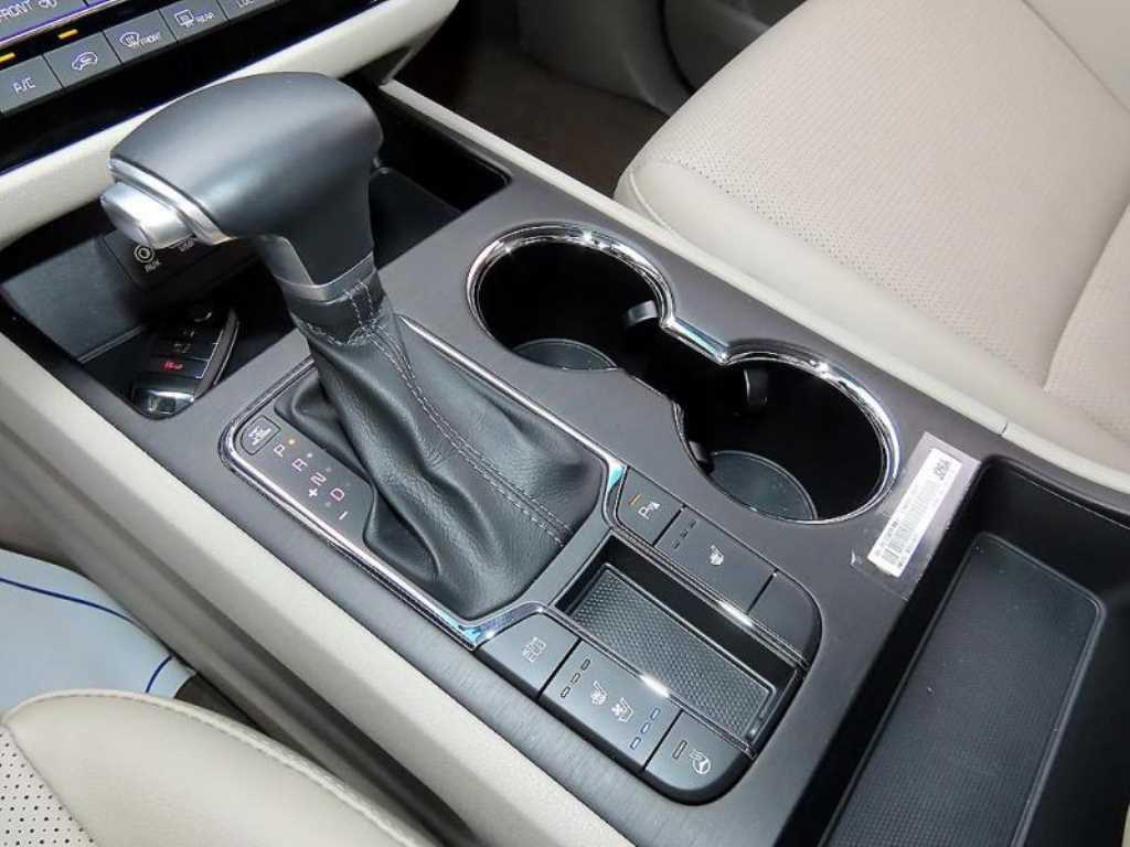 Kia Carnival — photo 11