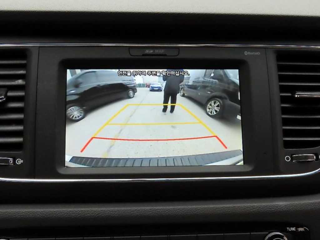 Kia Carnival — photo 16