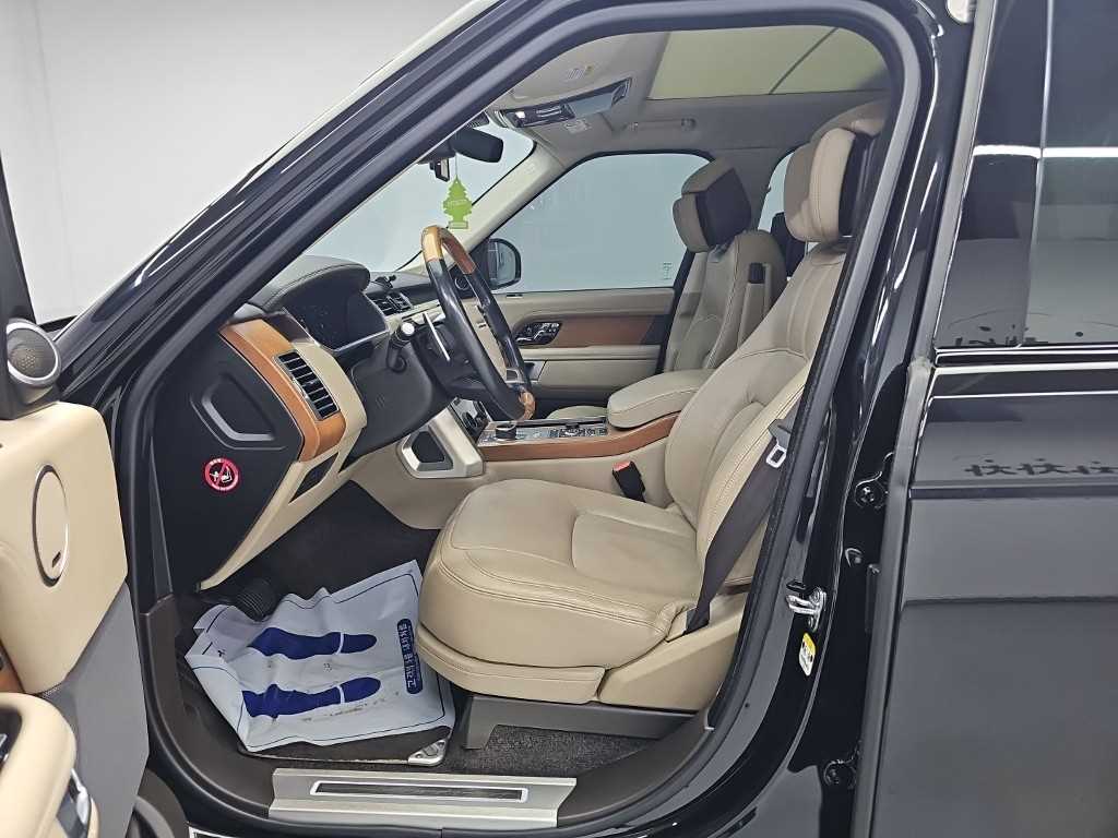 Land Rover Range Rover — photo 11