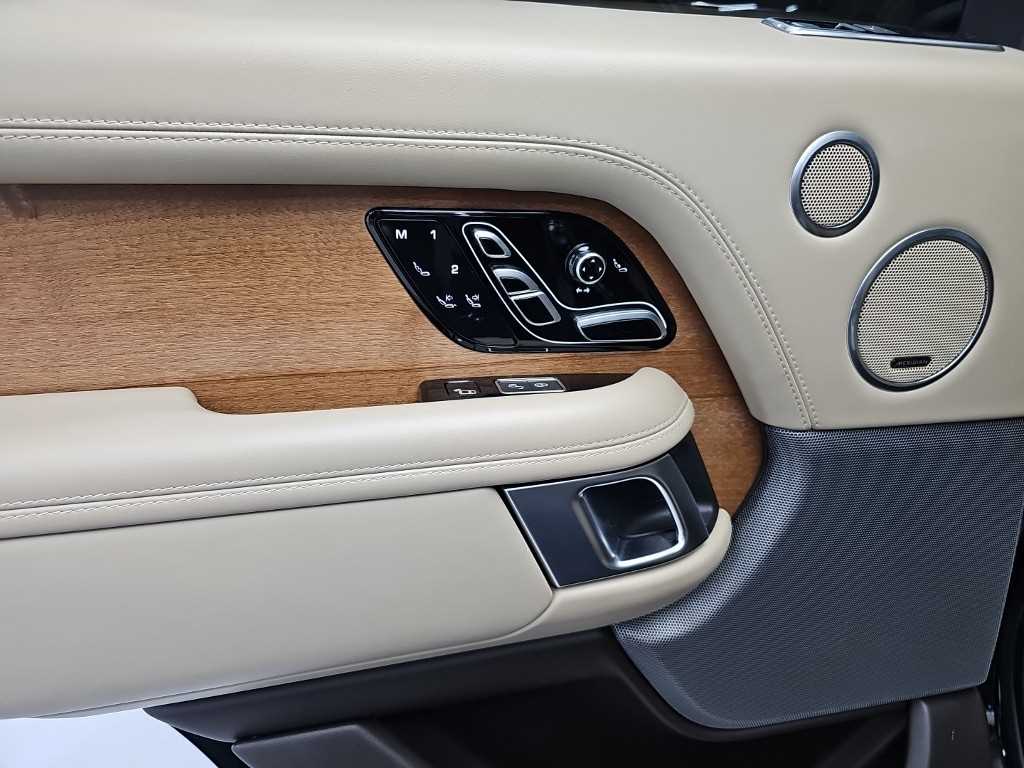 Land Rover Range Rover — photo 14