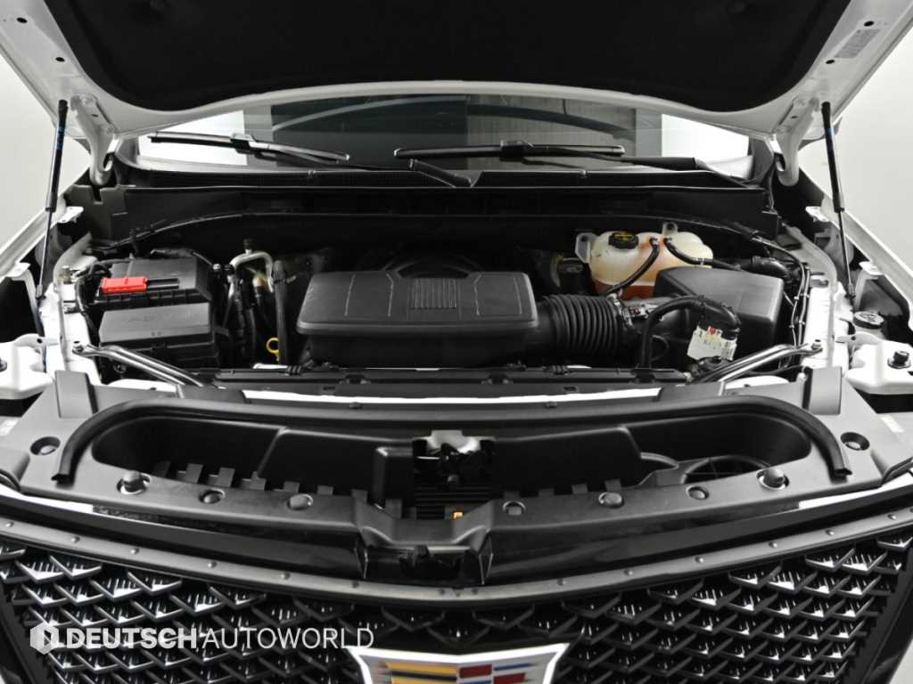 Cadillac Escalade — photo 06