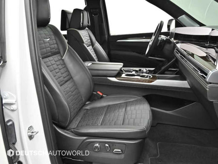 Cadillac Escalade — photo 10