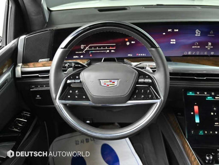 Cadillac Escalade — photo 13