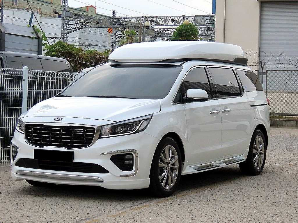 Kia Carnival — photo 01