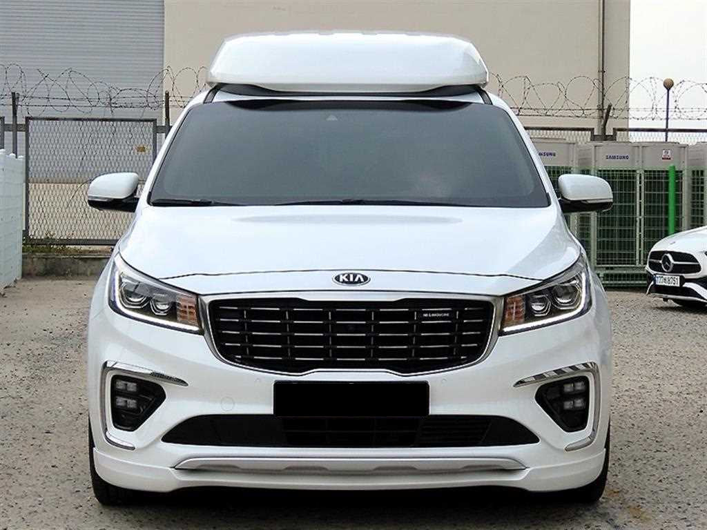Kia Carnival — photo 02