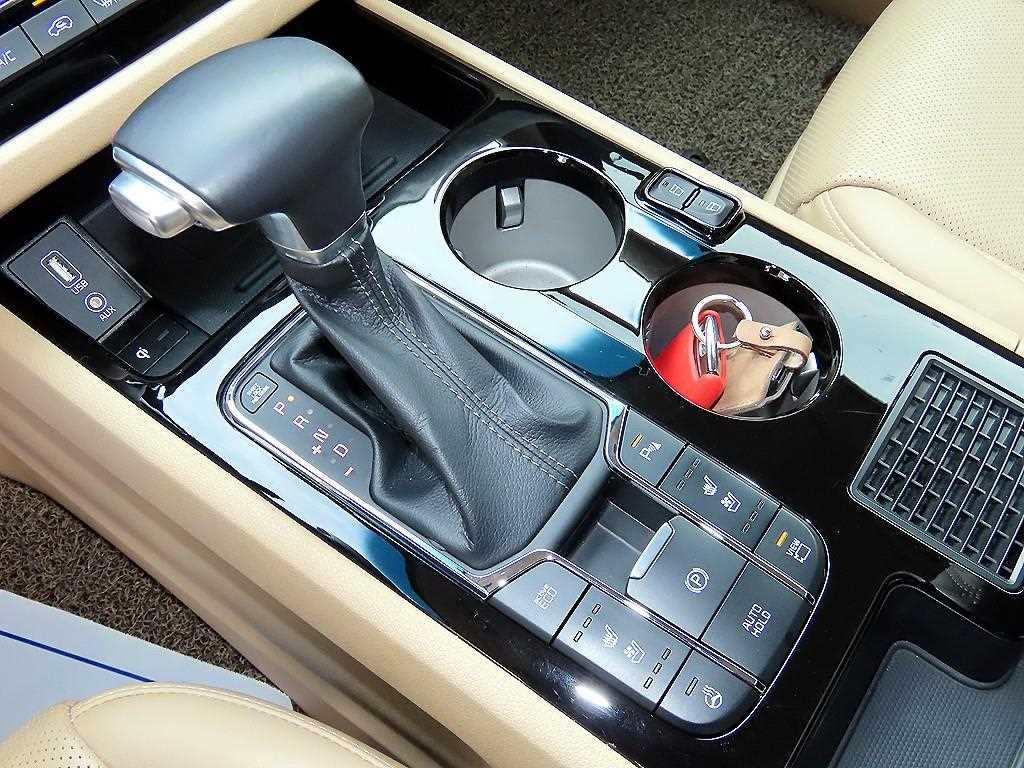 Kia Carnival — photo 11
