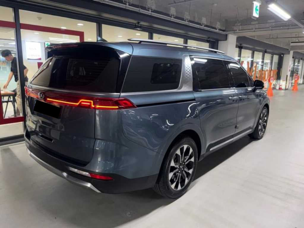 Kia Carnival — photo 04