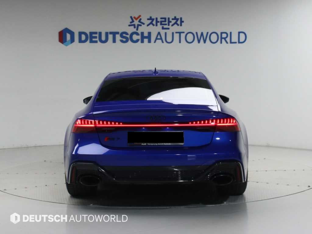 Audi RS7 — photo 04