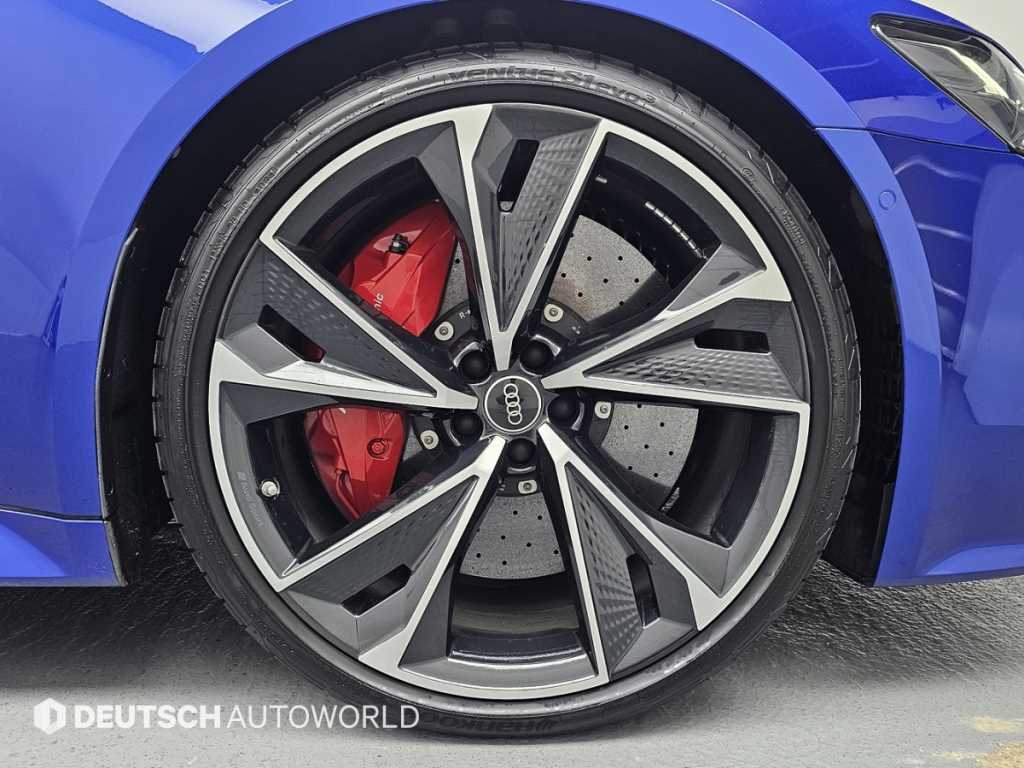 Audi RS7 — photo 05