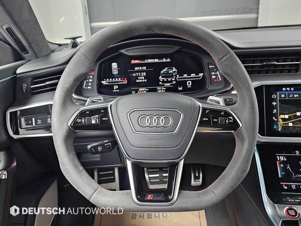 Audi RS7 — photo 13