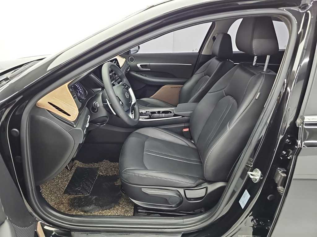 Hyundai Sonata — photo 11